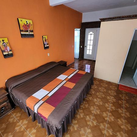 Quinta Las Bugambilias Hotel Tecozautla Exterior photo
